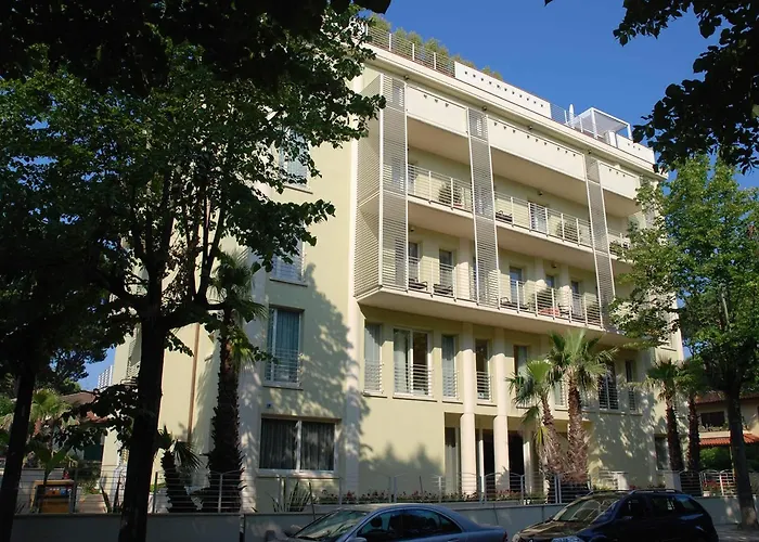 Zen Versilia Марина-ді-П'єтразанта