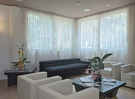 Zen Versilia 4* مارينا دي بييتراسانْت
